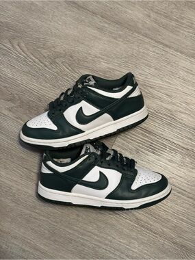 Nike Dunk Low Green and White 5Y